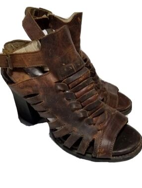 Freebird Bongo Women Size 8 Brown Leather Block Heel Sandals Buckles